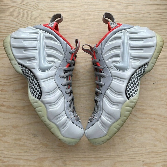 Nike Air Foamposite Pro Size 9.5 US Pure Platinum 616750-003 Glow In Dark main image 5
